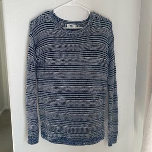 Old Navy long sleeve pull over sweater in size small.